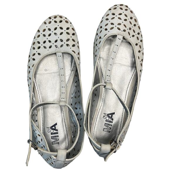 MIA Girl perforated white silver rhinestone buckle ballet flats mary jane size 4 - Picture 2 of 7